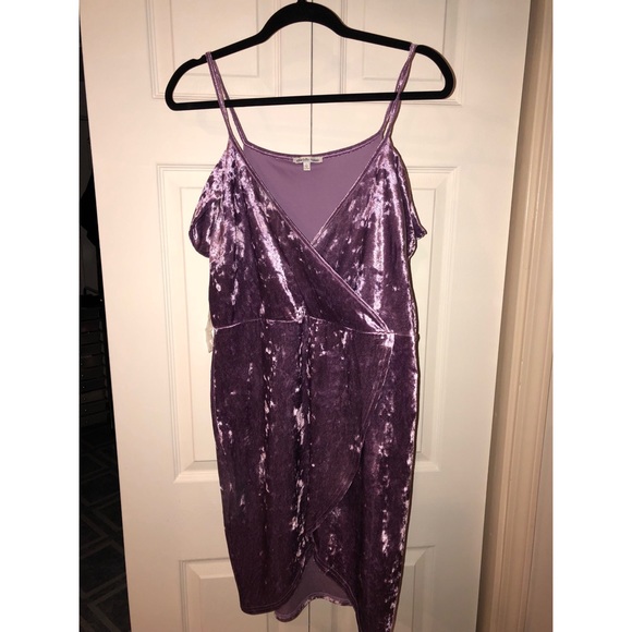 Charlotte Russe NWT Cold Shoulder Wrap Dress - Picture 3 of 4